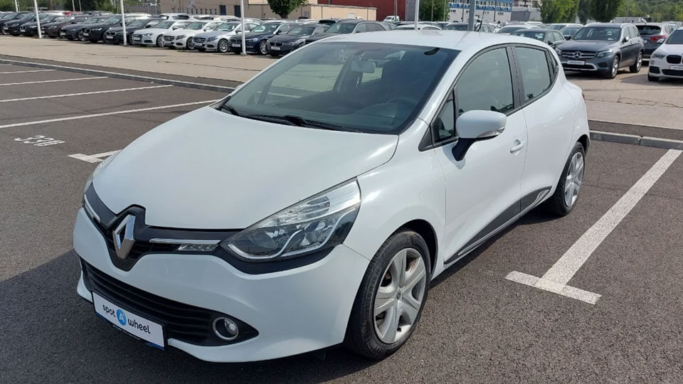 Renault-Clio HKZ Rental